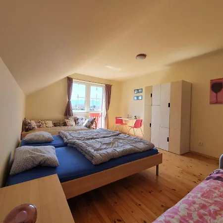 Leika - Panoramablick Am Riesengebirge فيلة *